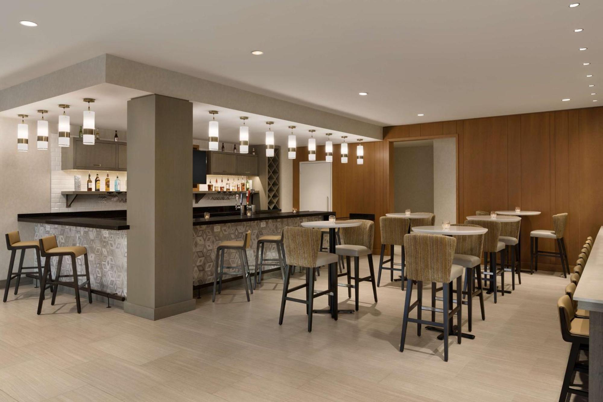 Hilton Garden Inn Newtown Square Radnor מראה חיצוני תמונה