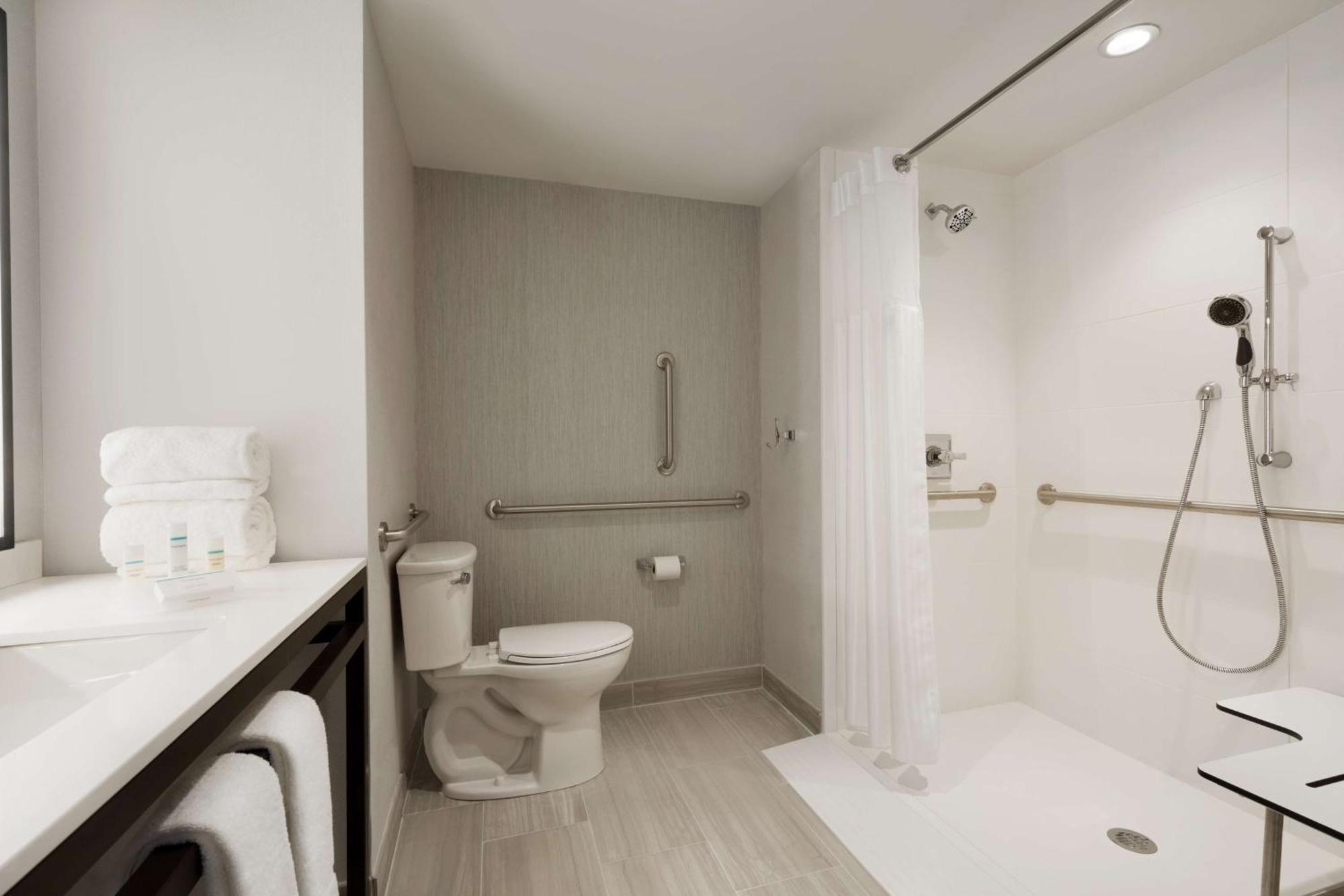 Hilton Garden Inn Newtown Square Radnor מראה חיצוני תמונה