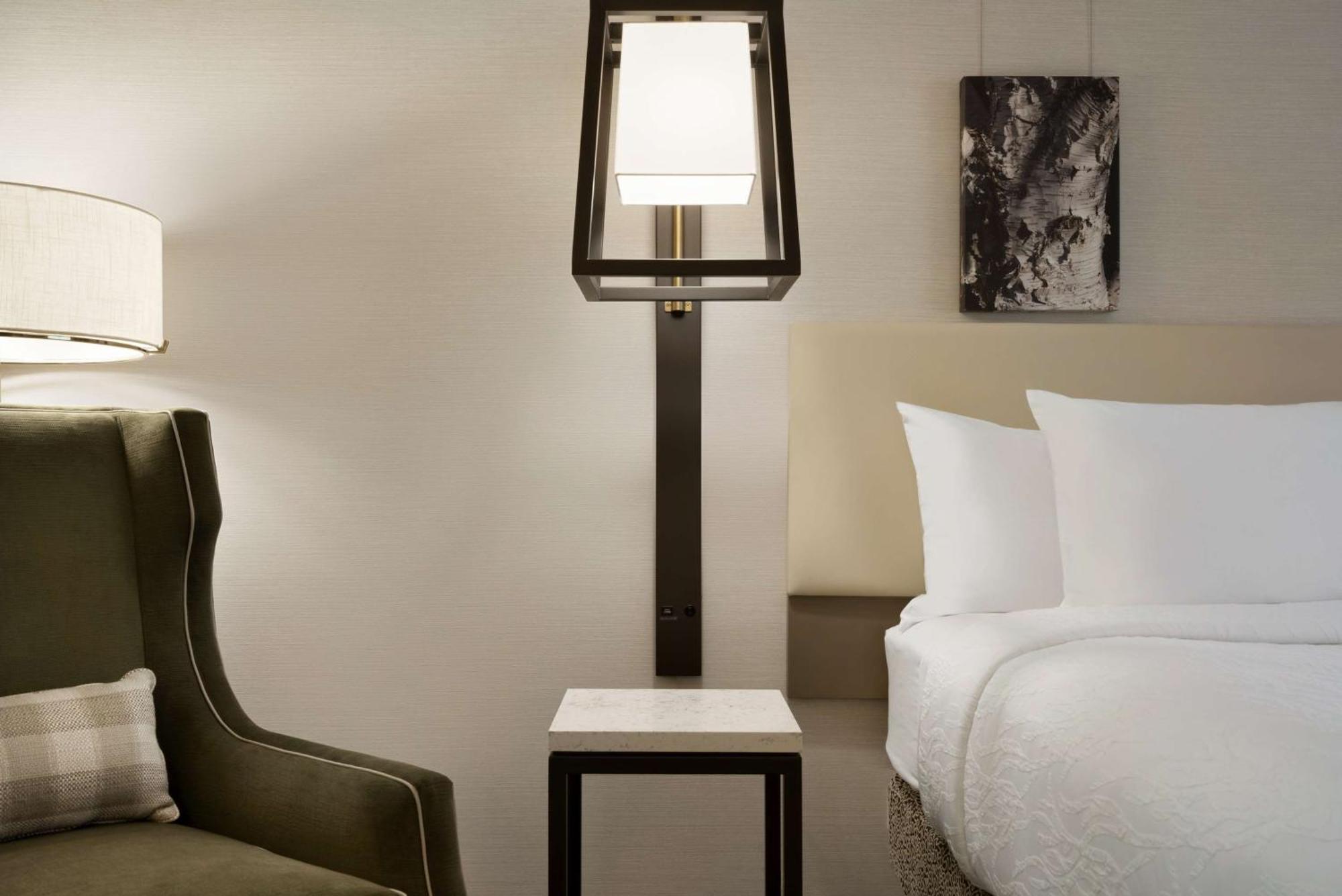 Hilton Garden Inn Newtown Square Radnor מראה חיצוני תמונה