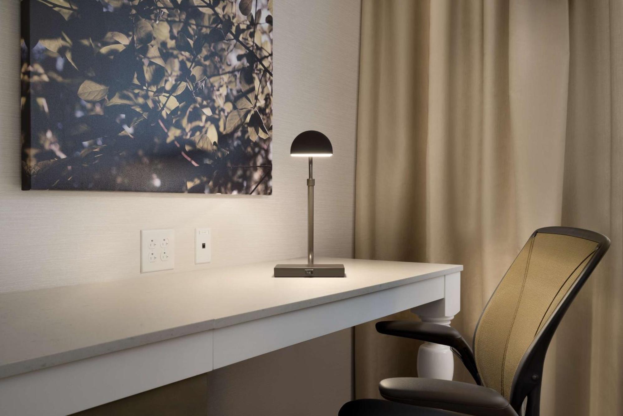 Hilton Garden Inn Newtown Square Radnor מראה חיצוני תמונה