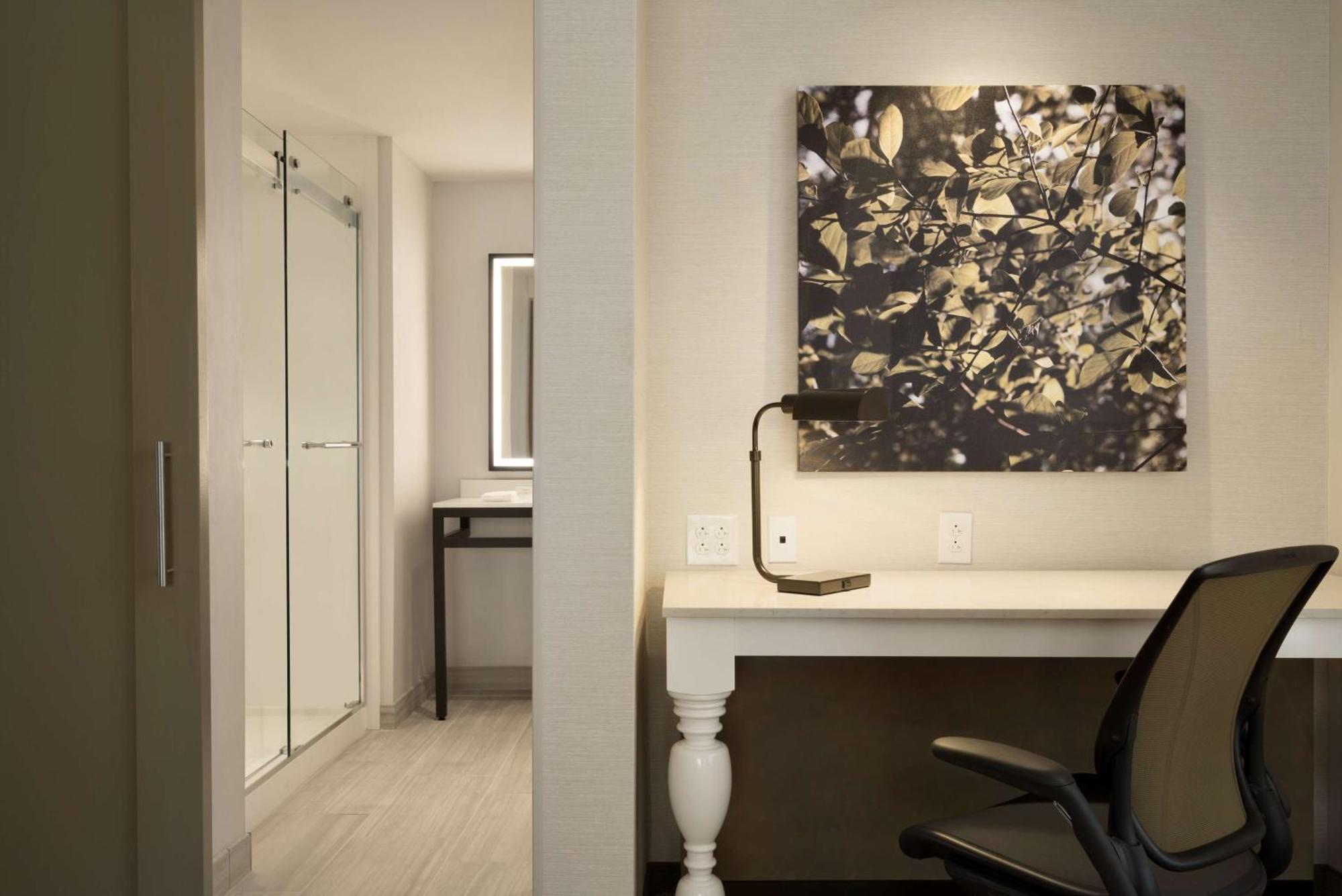 Hilton Garden Inn Newtown Square Radnor מראה חיצוני תמונה