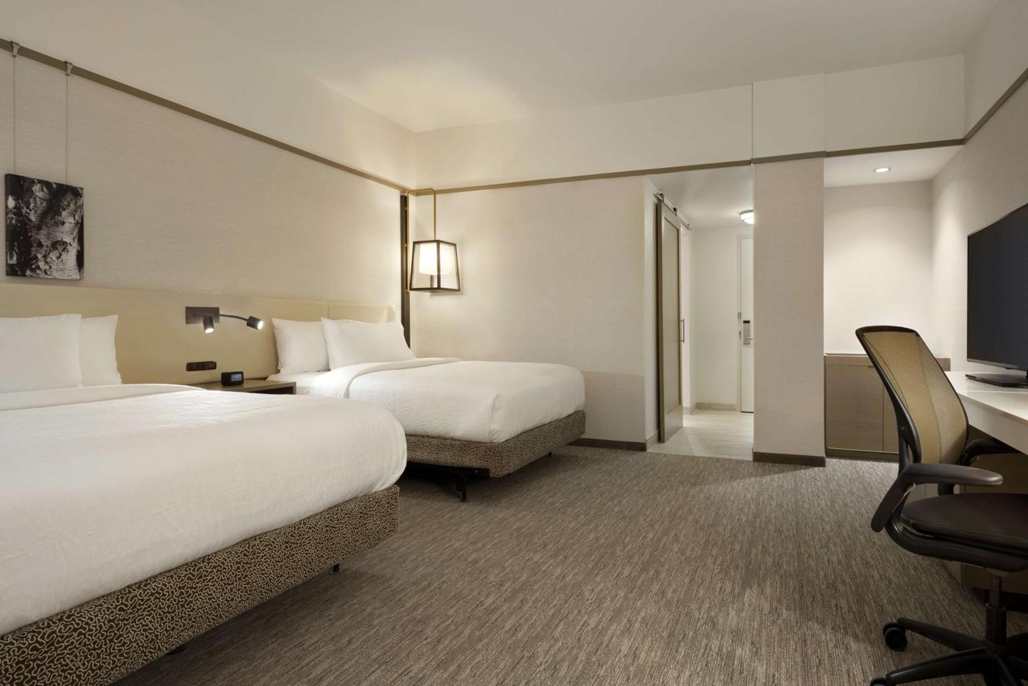 Hilton Garden Inn Newtown Square Radnor מראה חיצוני תמונה
