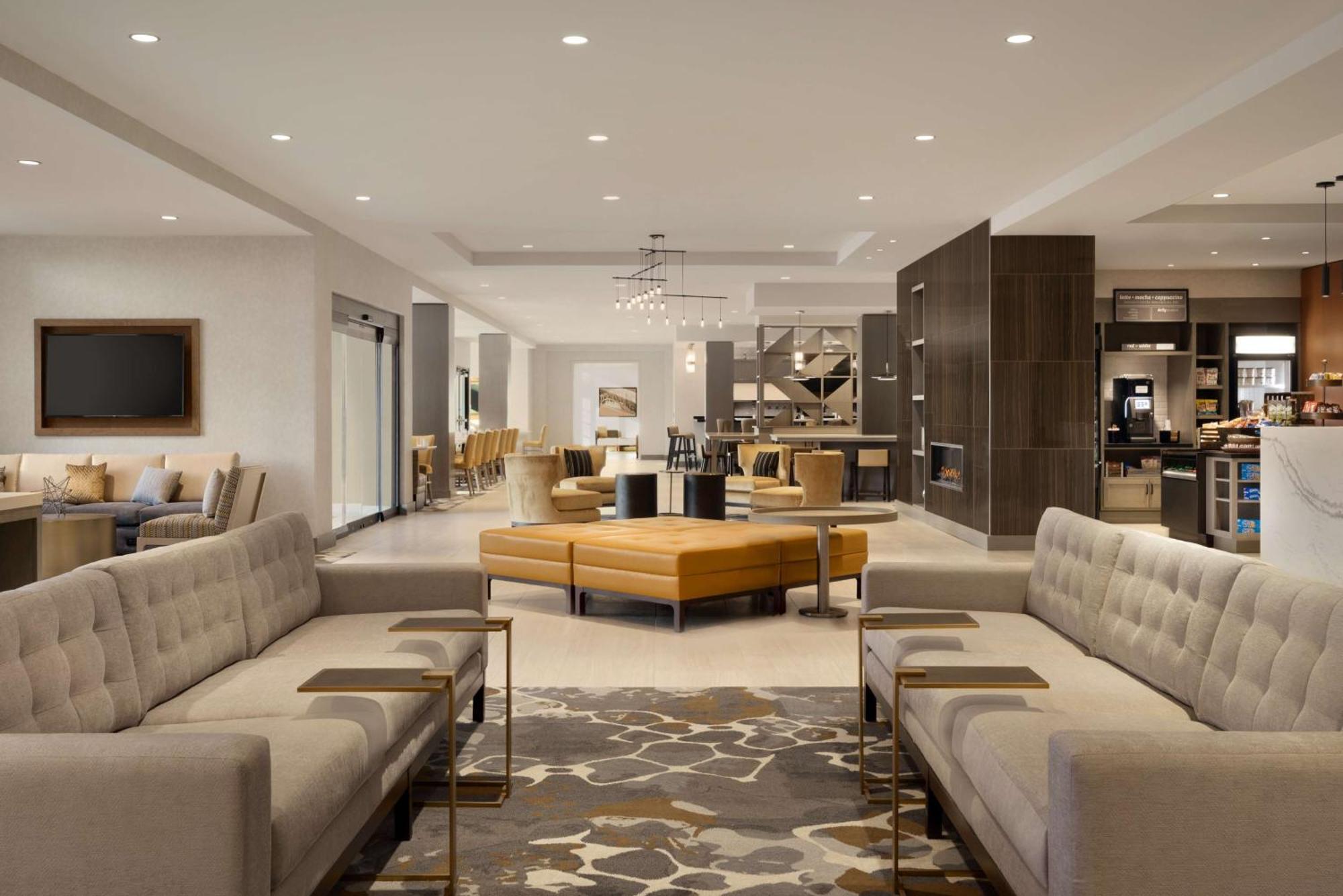 Hilton Garden Inn Newtown Square Radnor מראה חיצוני תמונה